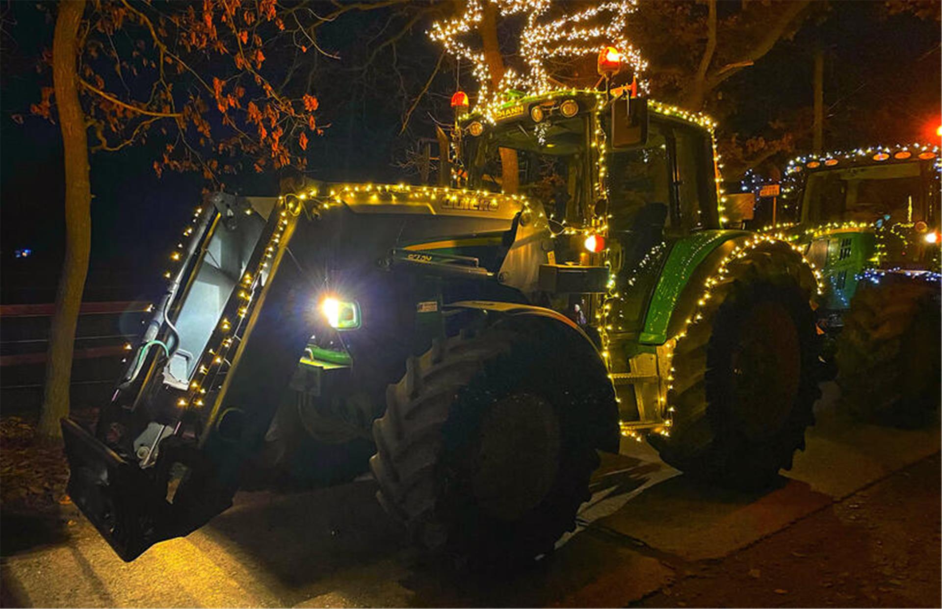 Vor einem Jahr begeisterte eine Lichterfahrt durch Bremervördes Norddörfer Hunderte Schaulustige.