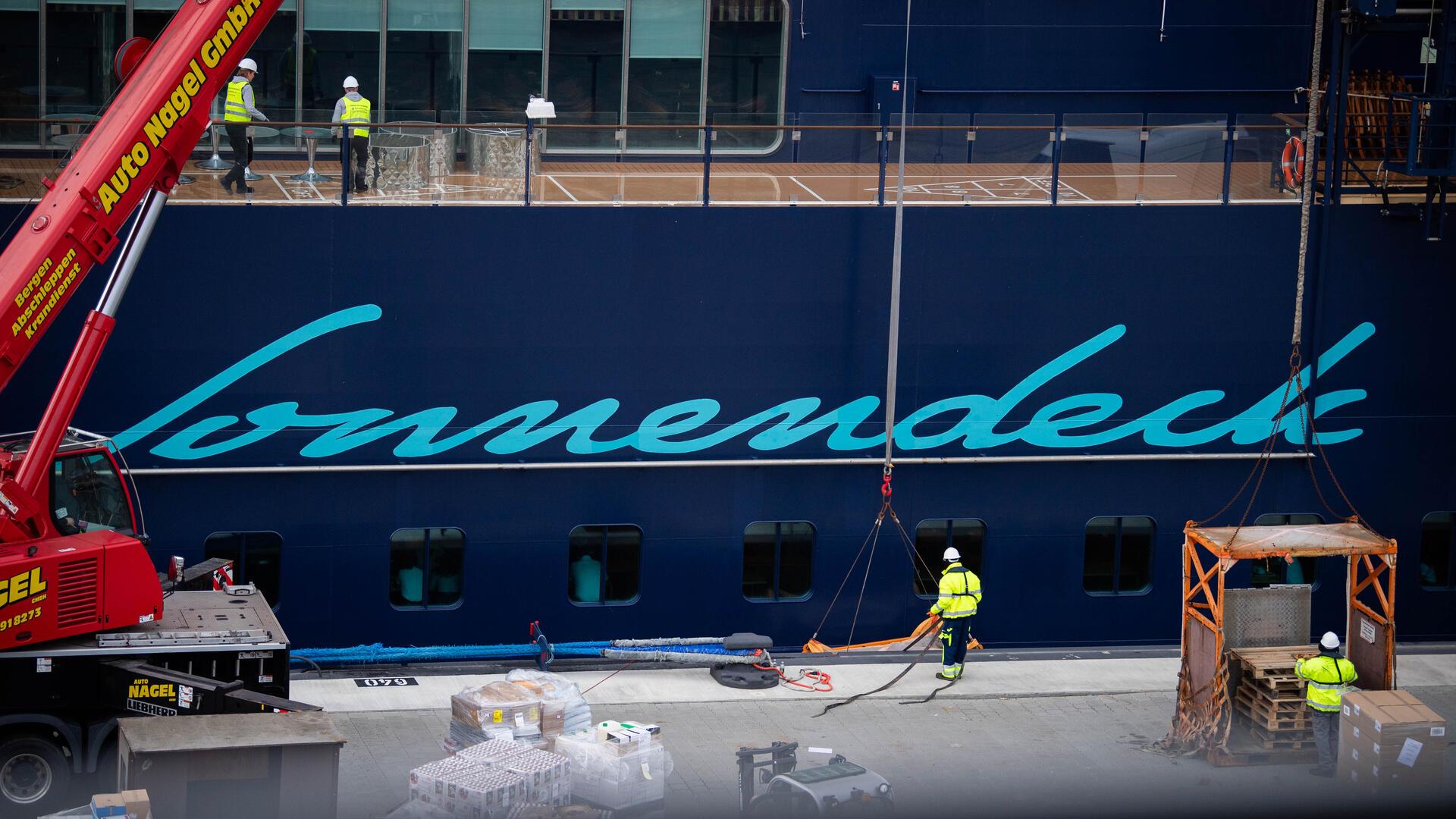 Wenn die „Mein Schiff 3“ am Terminal liegt, gibt es immer viel zu sehen - selbst, wenn man nicht mitfährt.