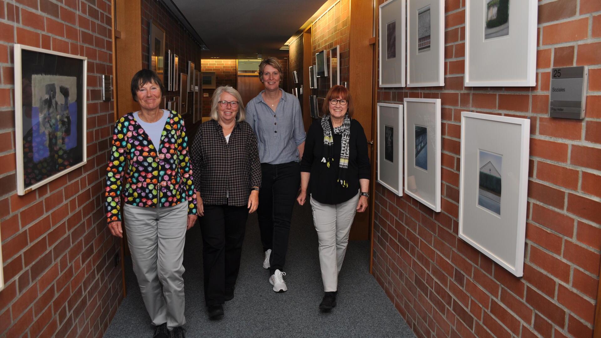 Wollen die Bremervörder Artothek voranbringen: Hella Langguth (von links), Anke Grün, Sonja Burfeindt und Renate Wiehnbröker.