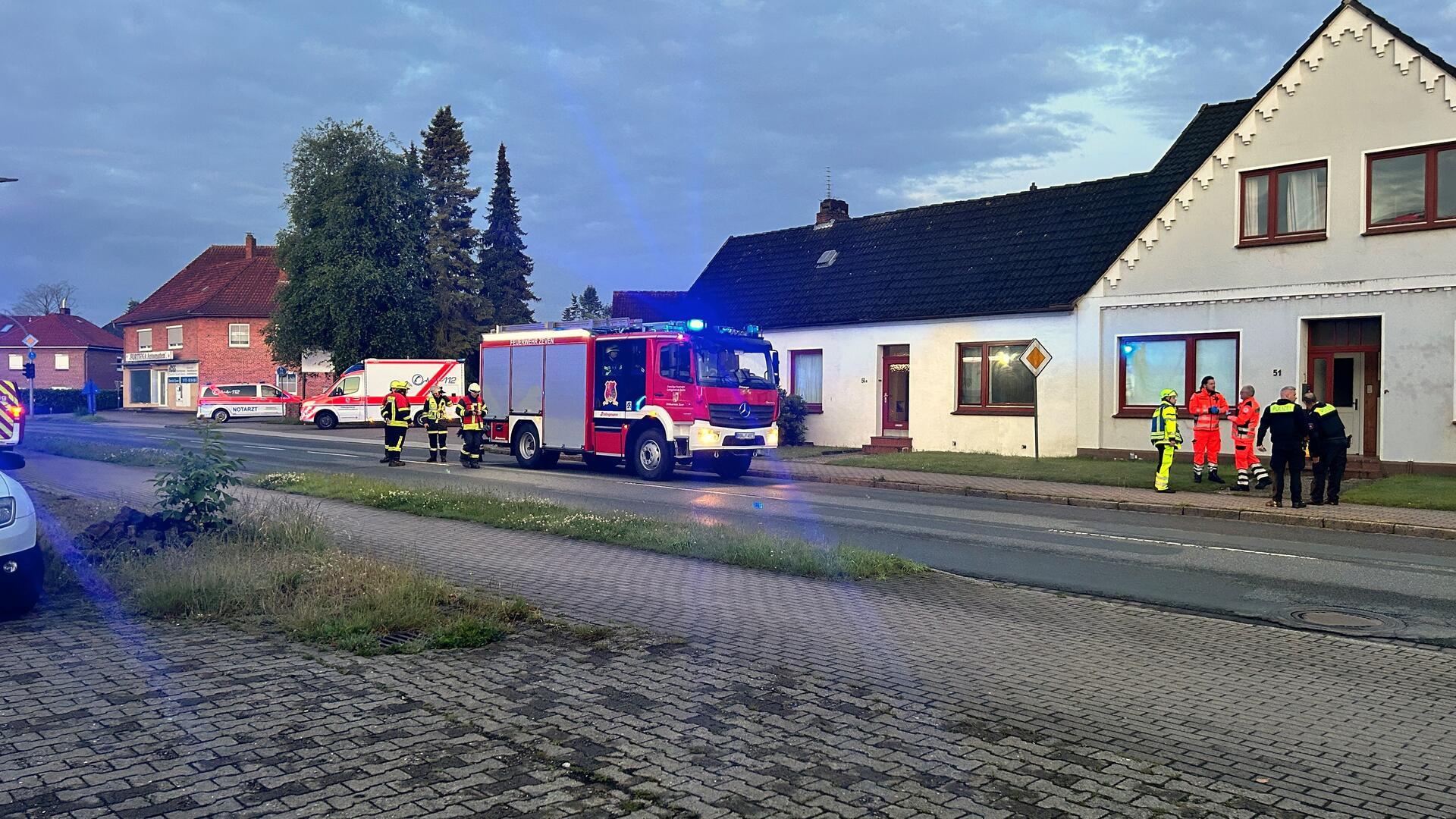 Zu einem vermuteten Gasaustritt wurden Polizei, Feuerwehr und Rettungsdienst am frühen Montagmorgen in die Kivinanstraße gerufen. Das Ganze erwies sich jedoch als Fehlalarm. 