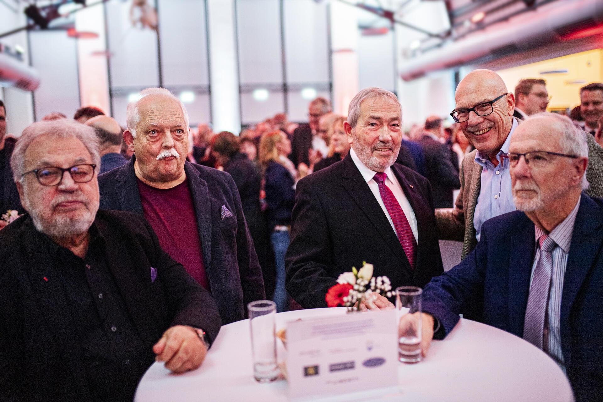 (v.l.n.r.) Karl-Otto Harms, Vorstand des SoVD, Wilfried Schadock, Teamleiter Soz...